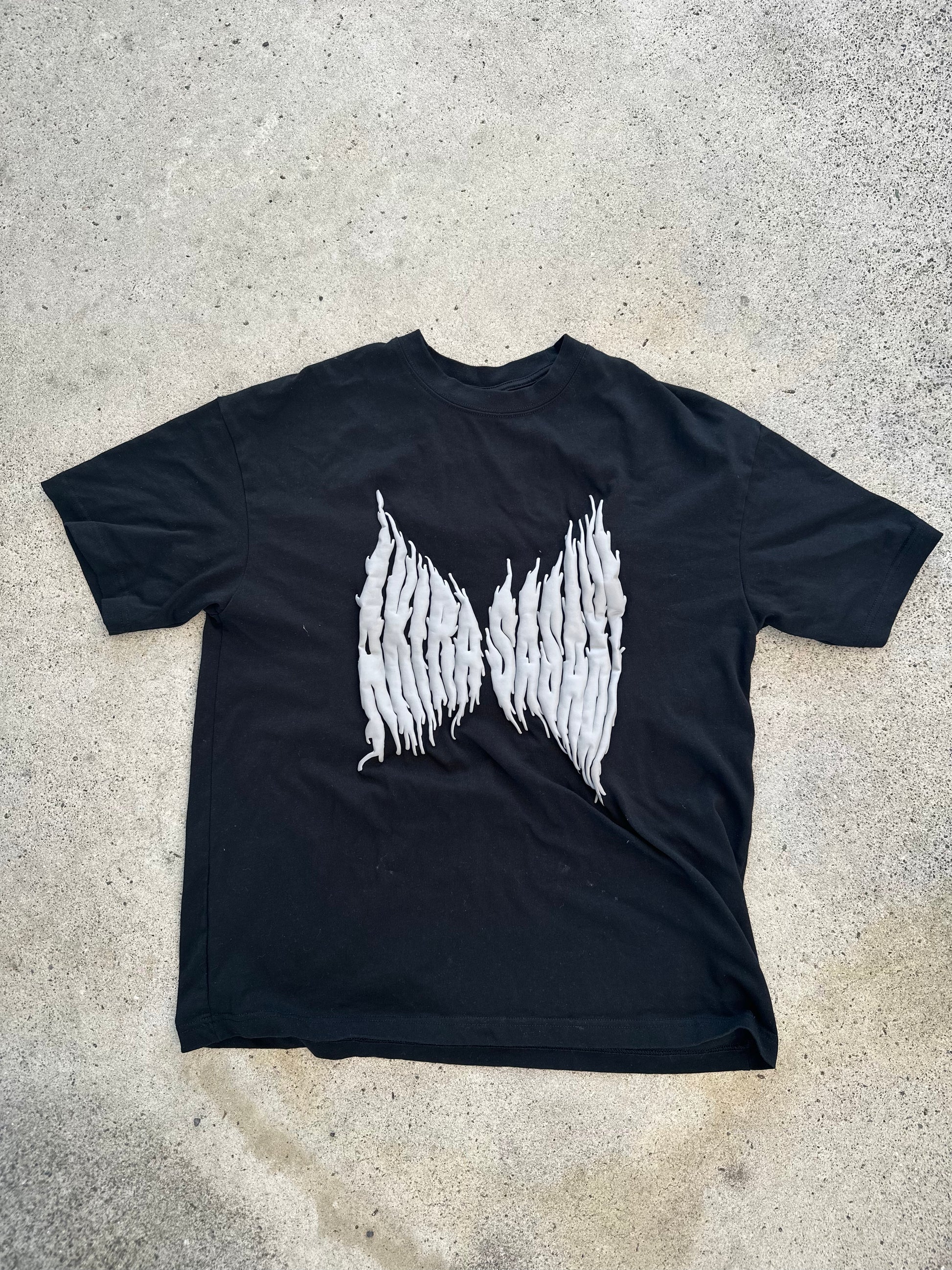 BLACK PUFF PRINT TEE